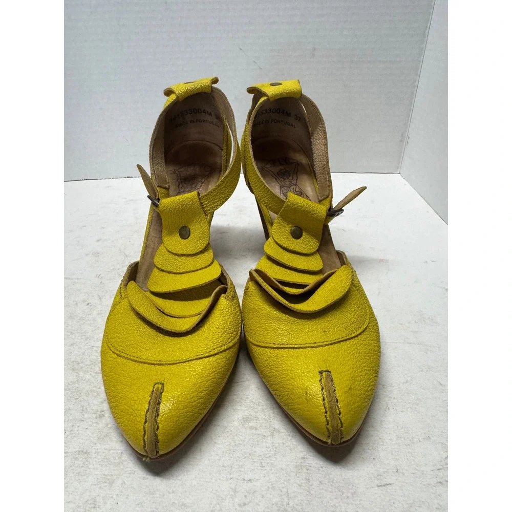 Fly Girl Yellow Pebbled Leather Tiered Petal Ankle Strap Cone Heels Size 37 7